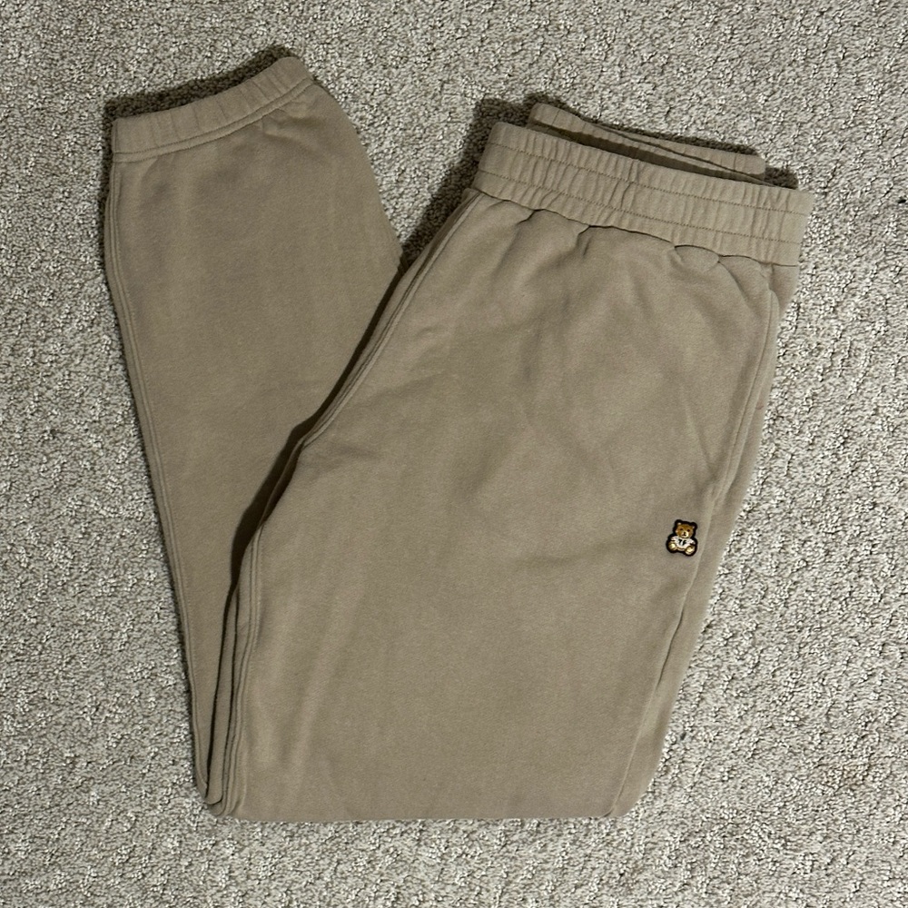 Teddy Fresh classic slim, fit sweatpants. Medium